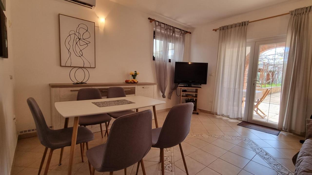 App Carla Novigrad (Istria) Exterior foto
